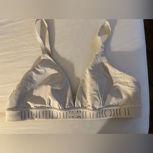 Lululemon license to train bra